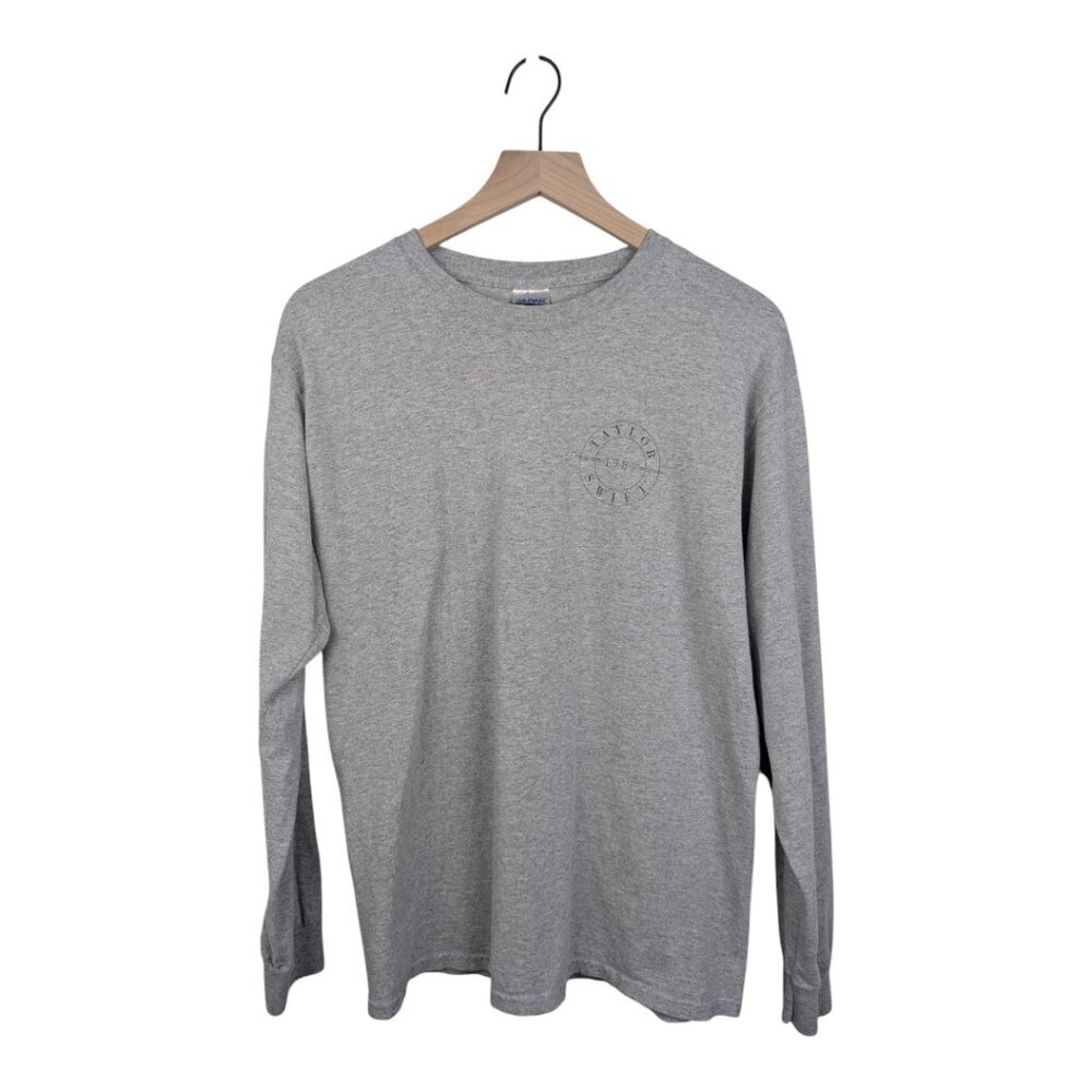 Taylor Swift 1989 World Tour Long Sleeved T-shirt, Gray, Medium